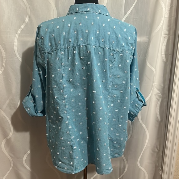 CJ Banks, Blue & White, Button Down Top With Roll Tab Sleeves, Size 1X - Picture 4 of 7